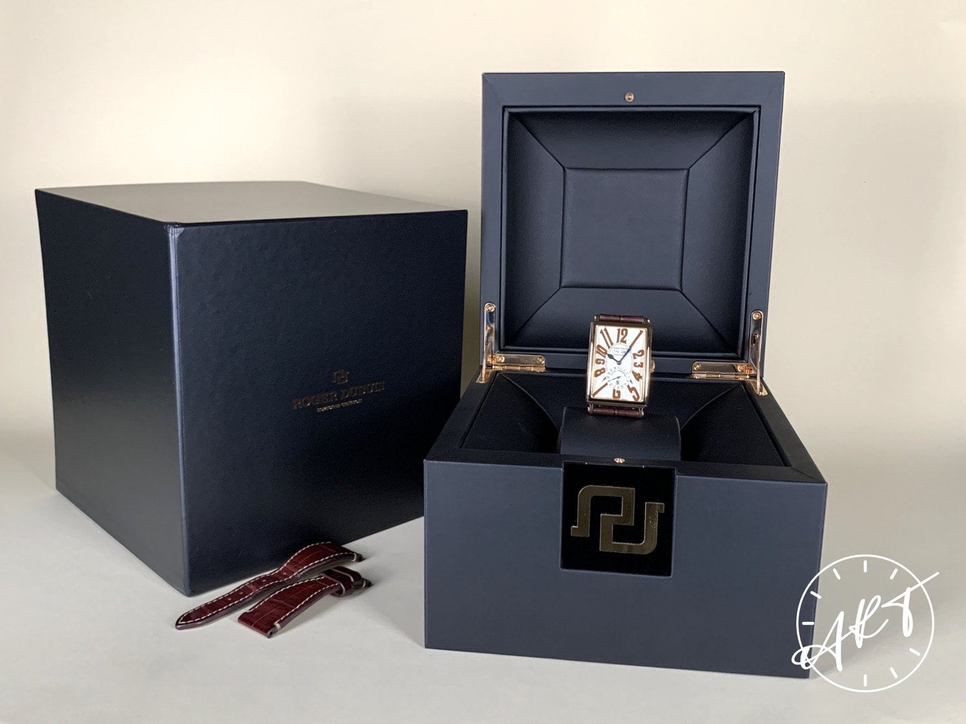 Roger best sale dubuis box